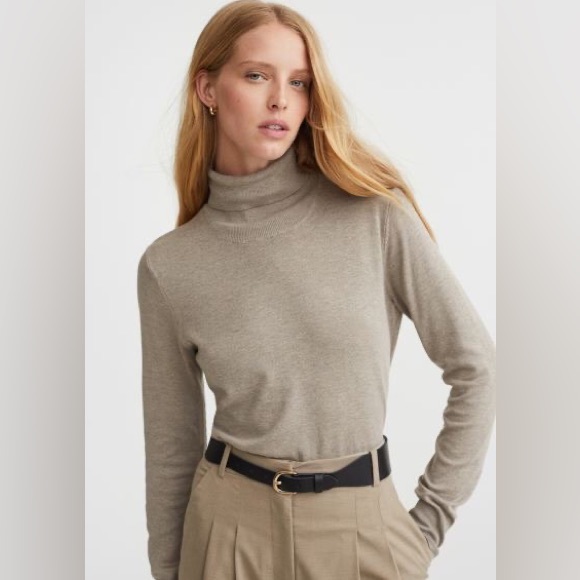 H&M Sweaters - Essential Soft Turtleneck Sweater